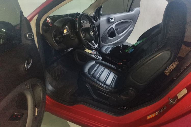 Used smart fortwo 2017 1.0L 52kW New Sound Special Edition China V Emission Standard Driver Seat