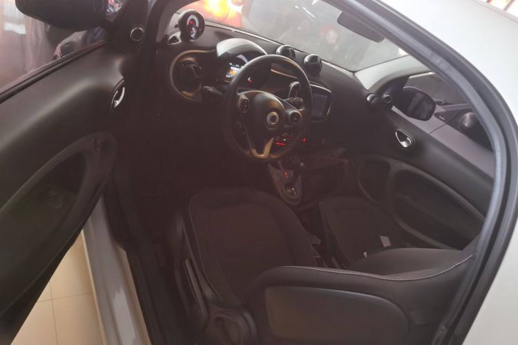 Used smart fortwo 2017 1.0L 52kW New Sound Special Edition China V Emission Standard Driver Seat