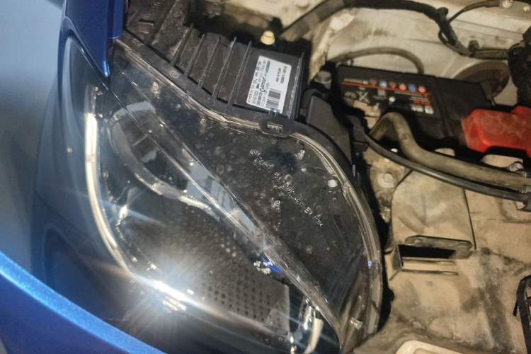 Used smart fortwo 2017 1.0L 52kW New Sound Special Edition China V Emission Standard Engine Bay Right