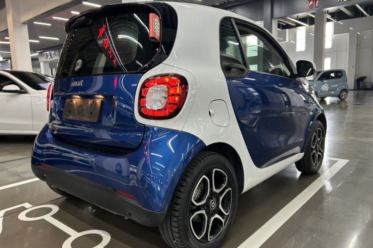 Used smart fortwo 2017 1.0L 52kW New Sound Special Edition China V Emission Standard Exterior 2