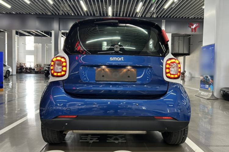 Used smart fortwo 2017 1.0L 52kW New Sound Special Edition China V Emission Standard Exterior 3