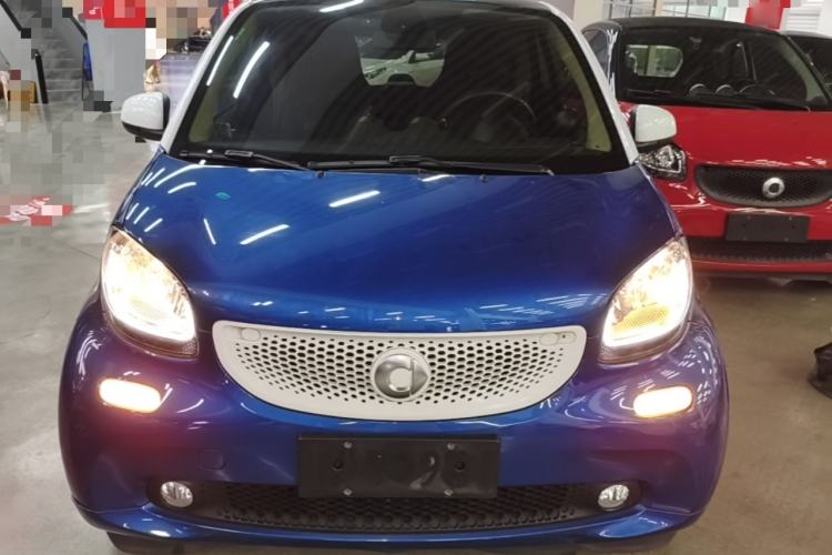 Used smart fortwo 2017 1.0L 52kW New Sound Special Edition China V Emission Standard Front
