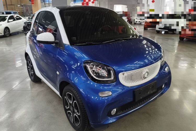 Used smart fortwo 2017 1.0L 52kW New Sound Special Edition China V Emission Standard Front Right 45 Deg