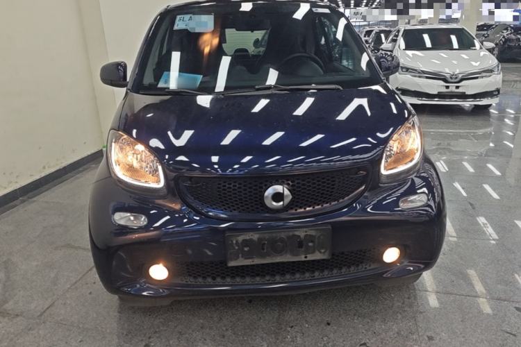 Used smart fortwo 2017 Model 1.0L 52 kW Melody Blue Special Edition China V Standard Front