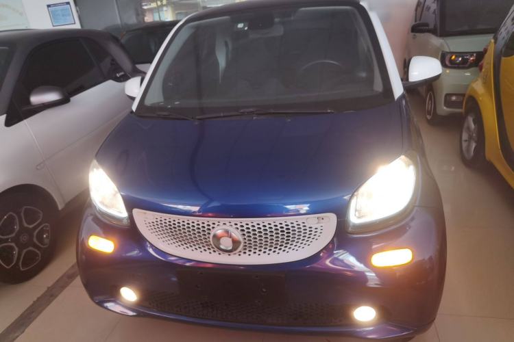 Used smart fortwo 2017 1.0L 52kW New Sound Special Edition China V Emission Standard Front