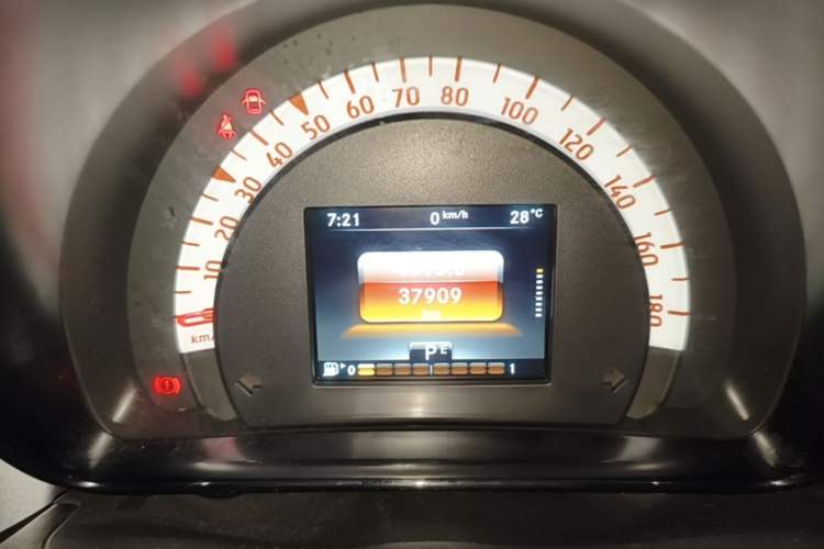 Used smart fortwo 2017 1.0L 52kW New Sound Special Edition China V Emission Standard Instrument Cluster