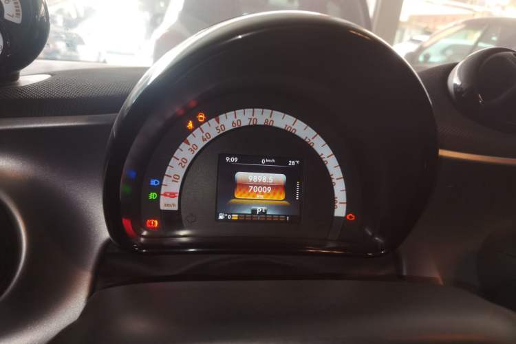 Used smart fortwo 2017 1.0L 52kW New Sound Special Edition China V Emission Standard Instrument Cluster