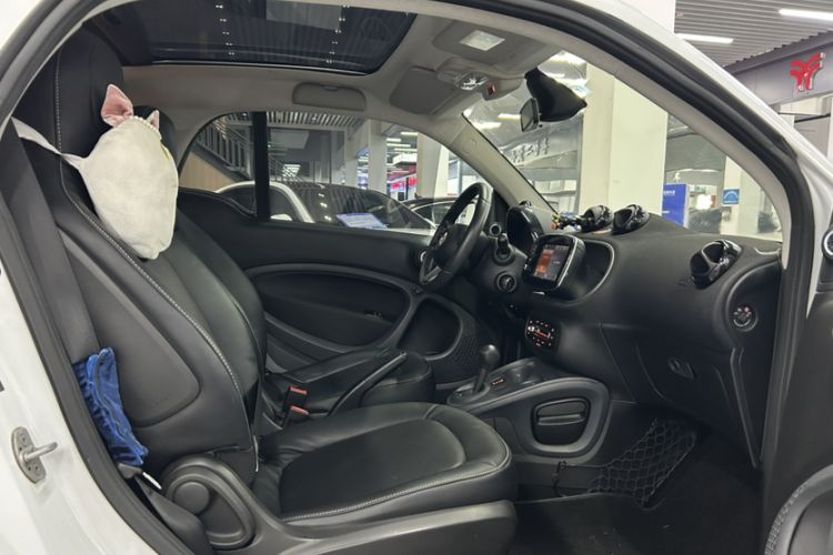 Used smart fortwo 2017 1.0L 52kW New Sound Special Edition China V Emission Standard Interior 2