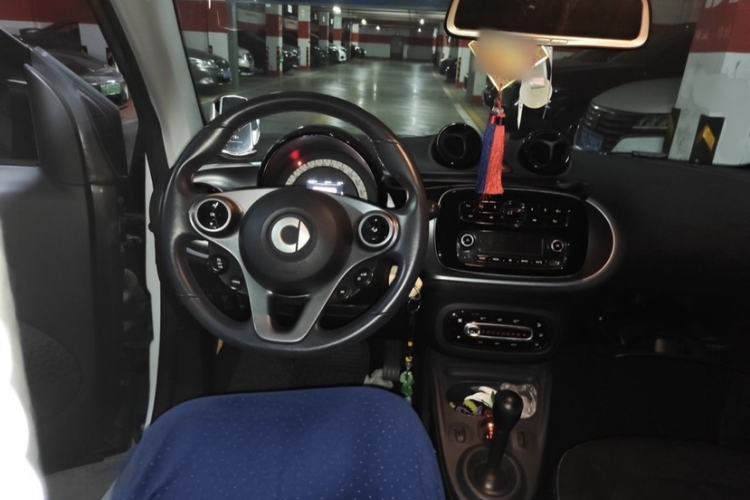 Used smart fortwo 2017 1.0L 52kW Hardtop Affection Special Edition Interior 3