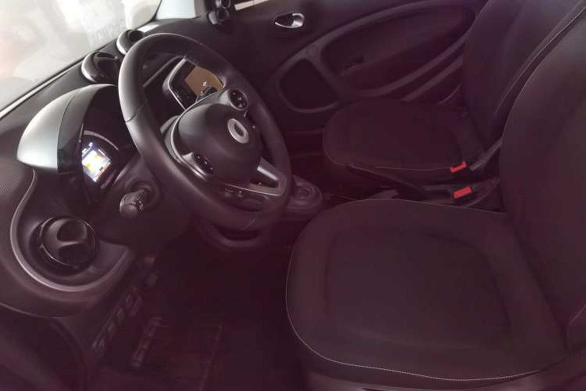 Used smart fortwo 2017 1.0L 52kW New Sound Special Edition China V Emission Standard Left Front Seat