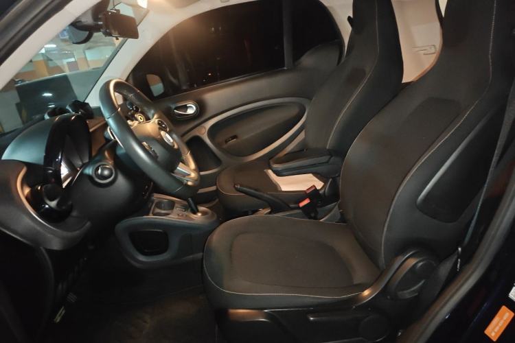 Used smart fortwo 2017 Model 1.0L 52 kW Melody Blue Special Edition China V Standard Left Front Seat