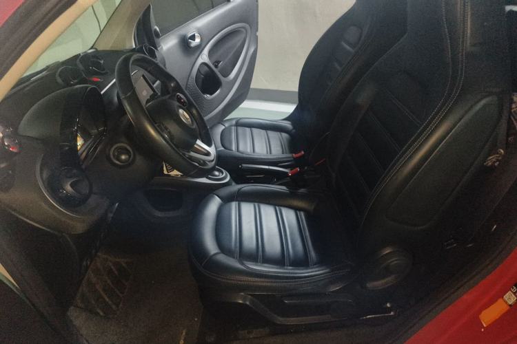 Used smart fortwo 2017 1.0L 52kW New Sound Special Edition China V Emission Standard Left Front Seat