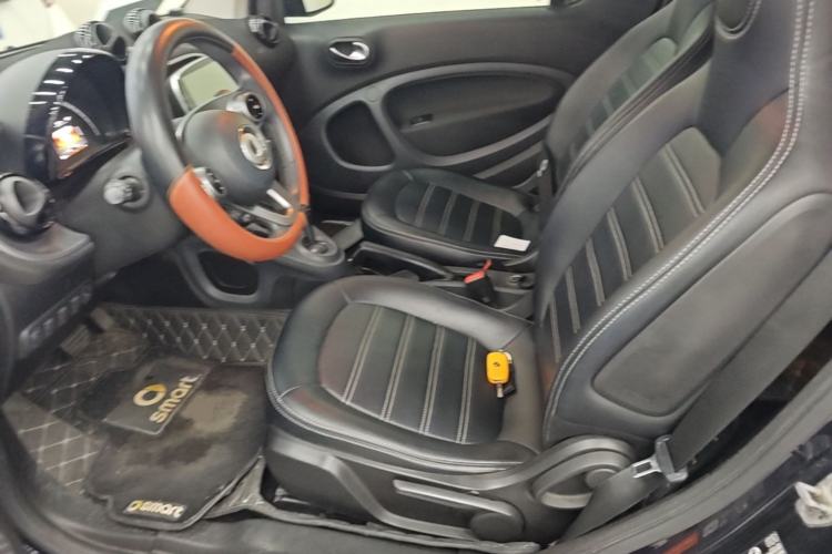 Used smart fortwo 2017 Model 1.0L 52 kW Melody Blue Special Edition China V Standard Left Front Seat