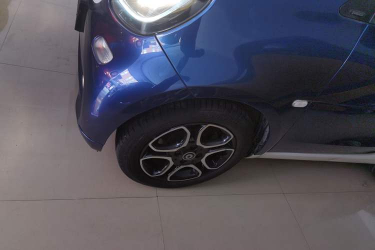 Used smart fortwo 2017 1.0L 52kW New Sound Special Edition China V Emission Standard Left Front Wheel Hub