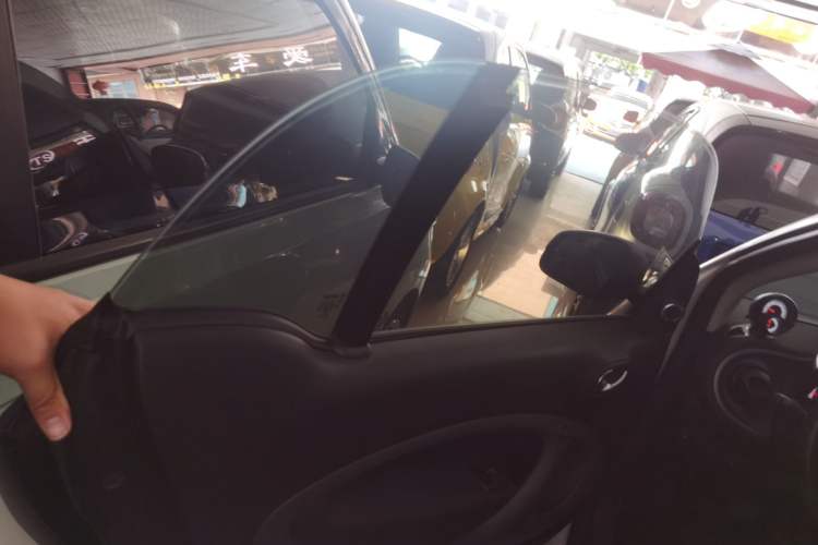 Used smart fortwo 2017 1.0L 52kW New Sound Special Edition China V Emission Standard Left Rear Door Interior