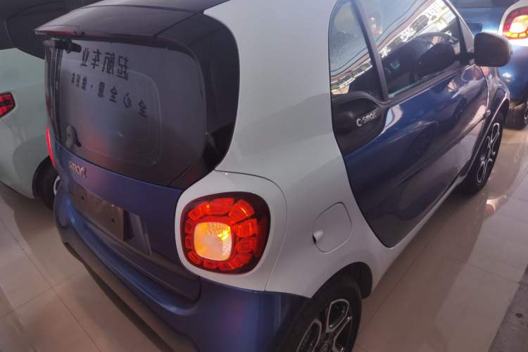Used smart fortwo 2017 1.0L 52kW New Sound Special Edition China V Emission Standard Rear Right 45 Deg