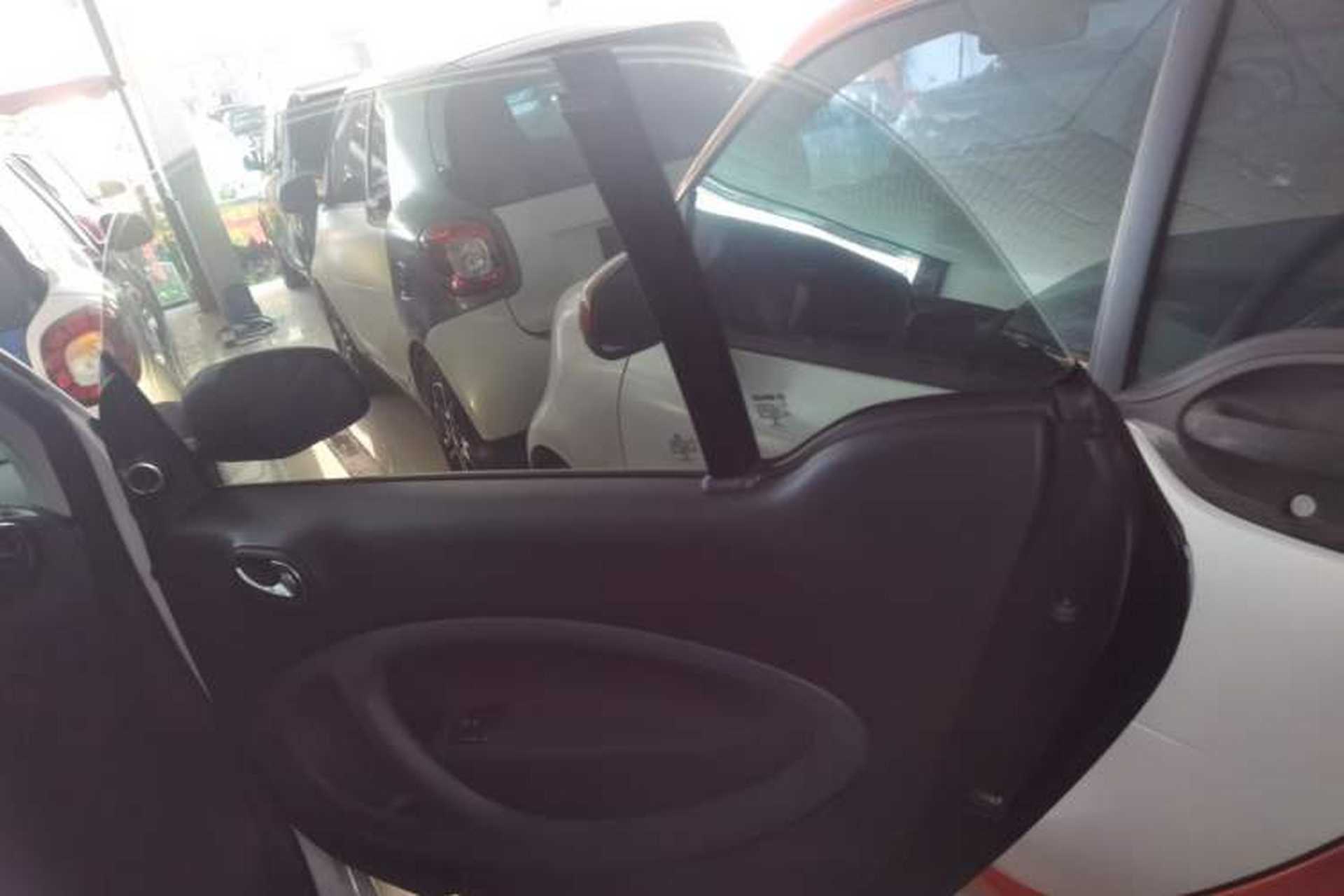 Used smart fortwo 2017 1.0L 52kW New Sound Special Edition China V Emission Standard Right Front Door Interior