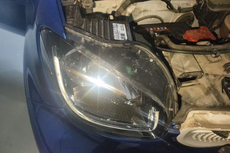 Used smart fortwo 2017 1.0L 52kW New Sound Special Edition China V Emission Standard Right Front Headlight