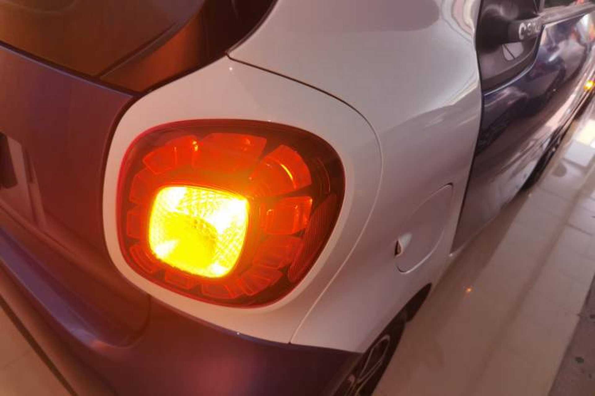 Used smart fortwo 2017 1.0L 52kW New Sound Special Edition China V Emission Standard Right Rear Taillight
