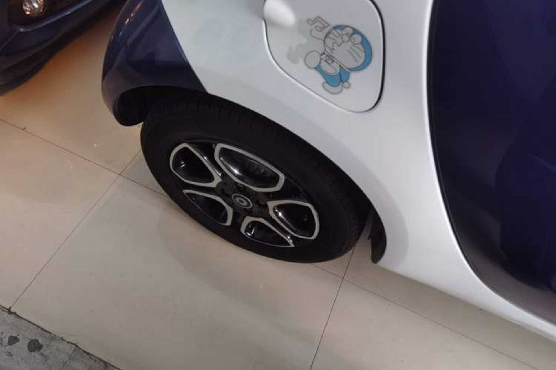 Used smart fortwo 2017 1.0L 52kW New Sound Special Edition China V Emission Standard Right Rear Wheel Hub