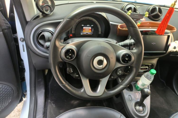 Used smart fortwo 2017 1.0L 52kW Hardtop Affection Special Edition Steering Wheel