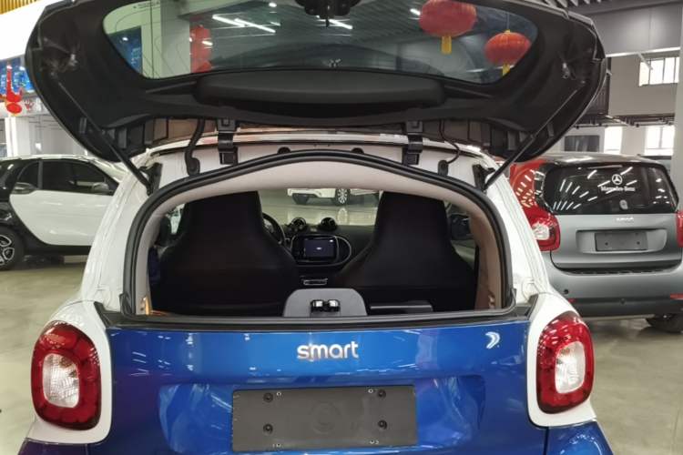 Used smart fortwo 2017 1.0L 52kW New Sound Special Edition China V Emission Standard Trunk