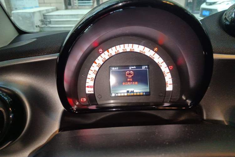 Used smart fortwo 2017 Model 1.0L 52 kW Melody Blue Special Edition China V Standard Instrument Cluster