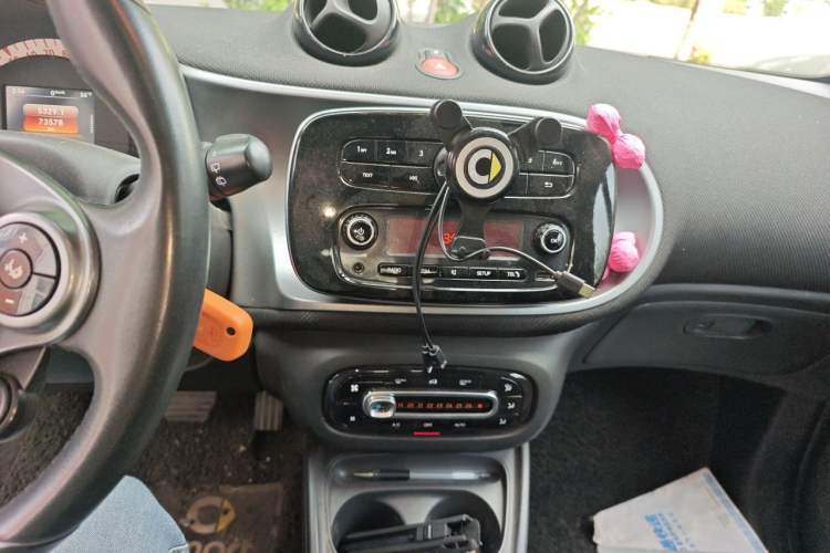 Used smart fortwo 2017 1.0L 52kW Hardtop Affection Special Edition Audio And AC Panel