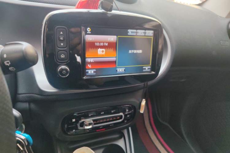 Used smart fortwo 2017 1.0L 52kW New Sound Special Edition China V Emission Standard Audio And AC Panel