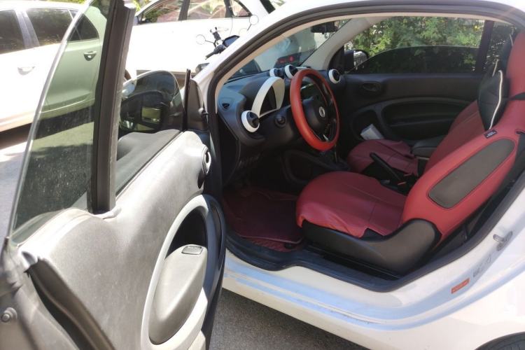 Used smart fortwo 2017 1.0L 52kW New Sound Special Edition China V Emission Standard Driver Seat