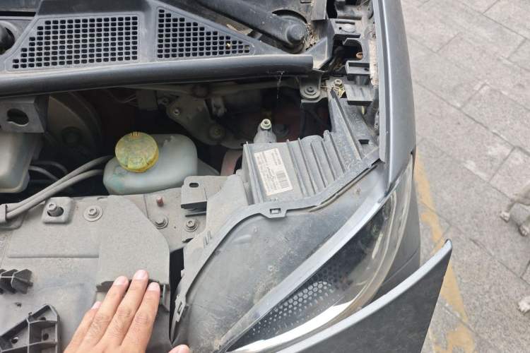 Used smart fortwo 2017 1.0L 52kW Hardtop Affection Special Edition Engine Bay Left