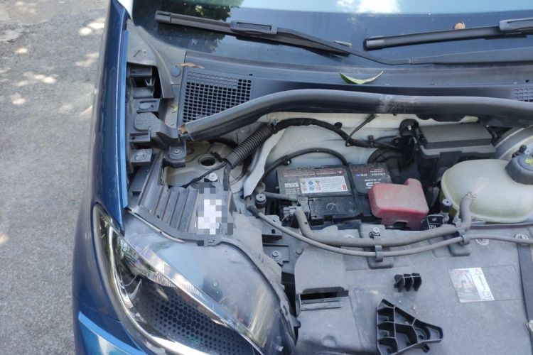 Used smart fortwo 2017 1.0L 52kW New Sound Special Edition China V Emission Standard Engine Bay Right