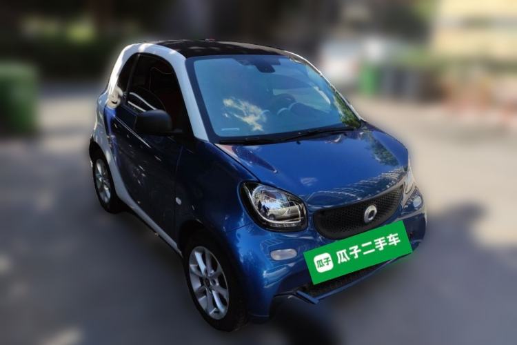 Used smart fortwo 2017 1.0L 52kW New Sound Special Edition China V Emission Standard Front Right 45 Deg