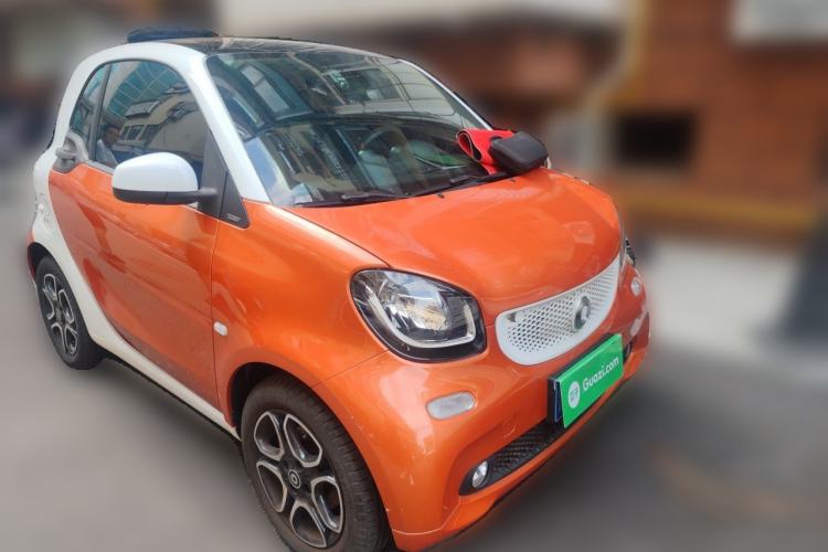 Used smart fortwo 2017 1.0L 52kW New Sound Special Edition China V Emission Standard Front Right 45 Deg