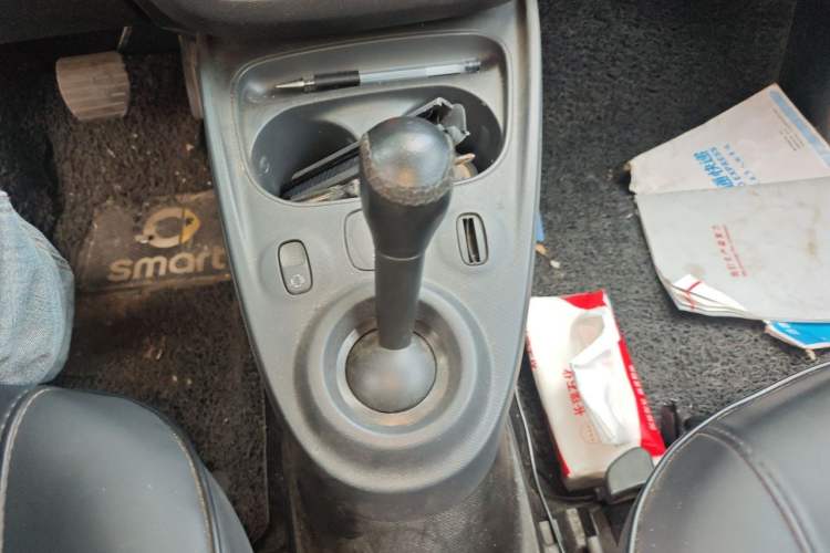 Used smart fortwo 2017 1.0L 52kW Hardtop Affection Special Edition Gear Lever