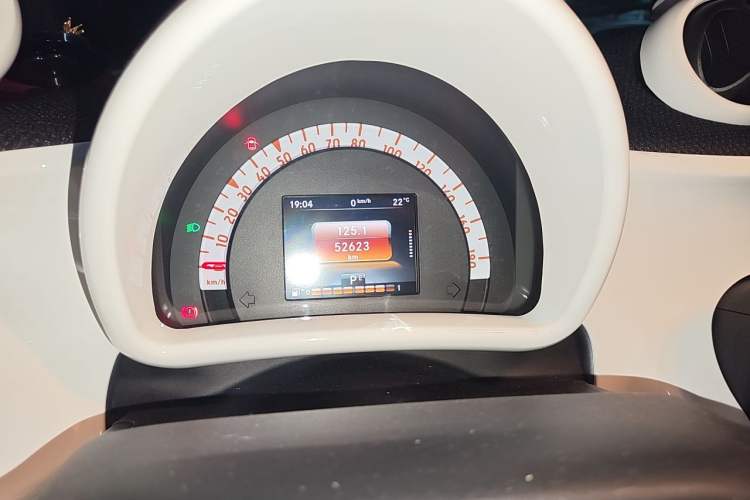 Used smart fortwo 2017 1.0L 52kW New Sound Special Edition China V Emission Standard Instrument Cluster