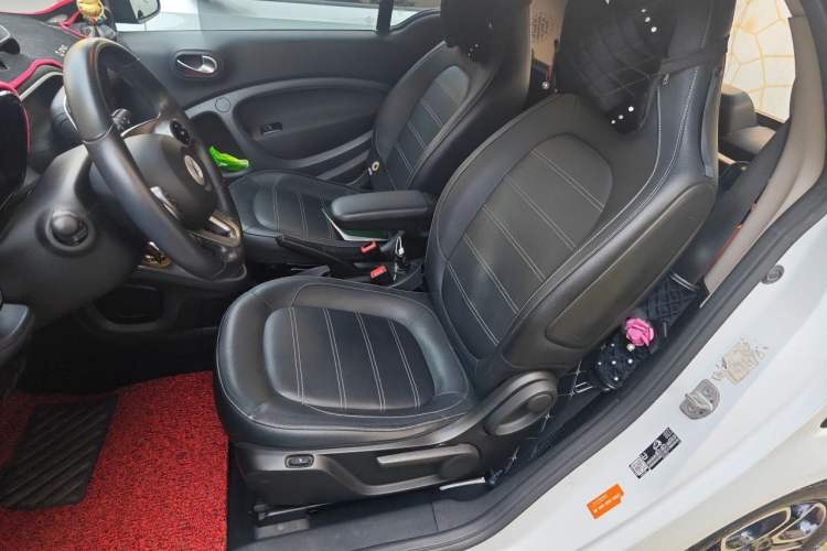 Used smart fortwo 2017 Model 0.9T 66 kW Melon Blue Special Edition China V Standard Left Front Seat