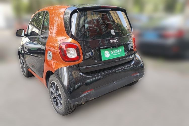 Used smart fortwo  Rear Left 45 Deg