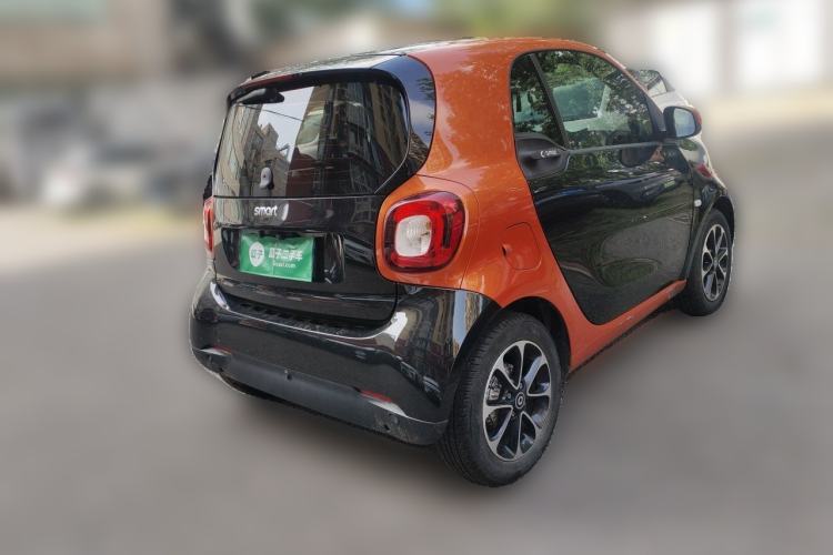 Used smart fortwo  Rear Right 45 Deg
