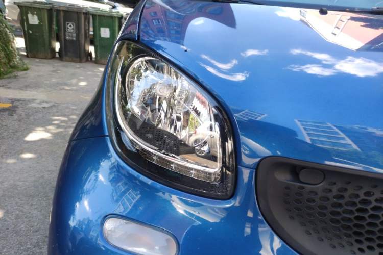 Used smart fortwo 2017 1.0L 52kW New Sound Special Edition China V Emission Standard Right Front Headlight