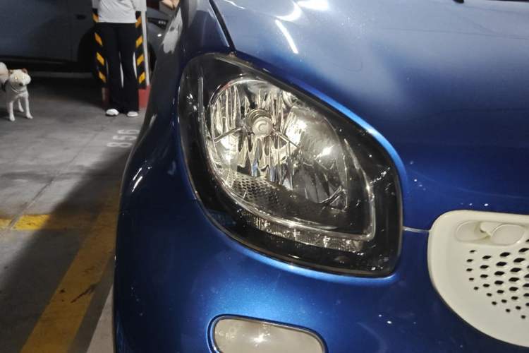 Used smart fortwo 2017 1.0L 52kW Hardtop Affection Special Edition Right Front Headlight