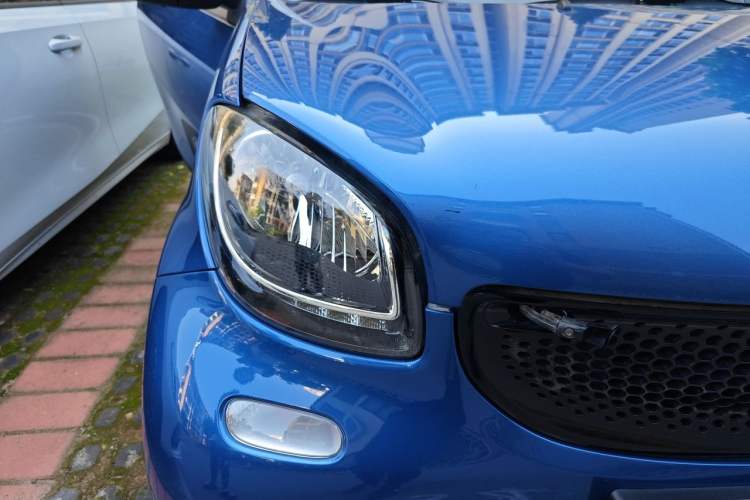 Used smart fortwo 2017 Model 0.9T 66 kW Melon Blue Special Edition China V Standard Right Front Headlight