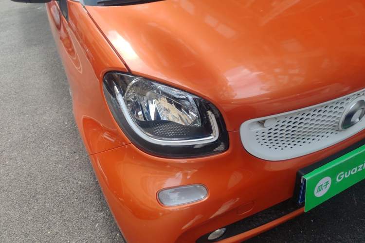 Used smart fortwo 2017 1.0L 52kW New Sound Special Edition China V Emission Standard Right Front Headlight