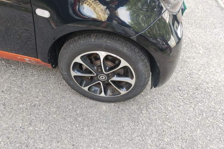 Used smart fortwo  Right Front Wheel Hub