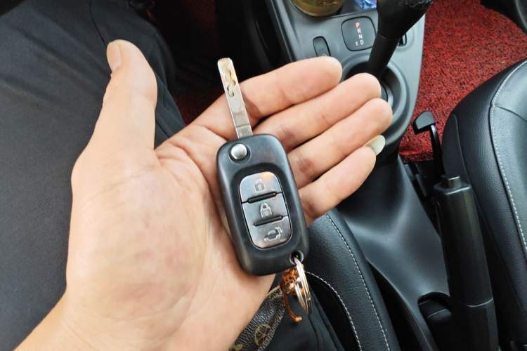 Used smart fortwo 2017 Model 0.9T 66 kW Melon Blue Special Edition China V Standard Vehicle Key