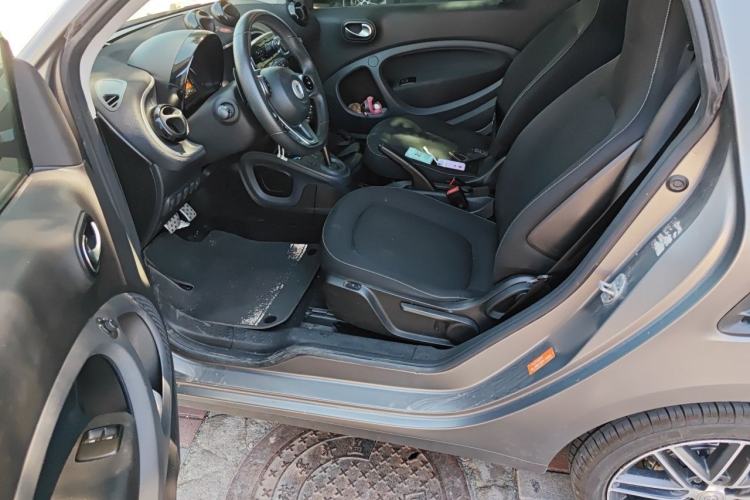 Used smart fortwo 2017 1.0L 52kW Grey Gravity Special Edition China V Emission Standard Driver Seat