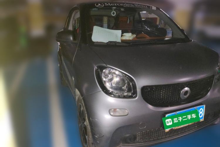 Used smart fortwo 2017 1.0L 52kW New Sound Special Edition China V Emission Standard Front Right 45 Deg