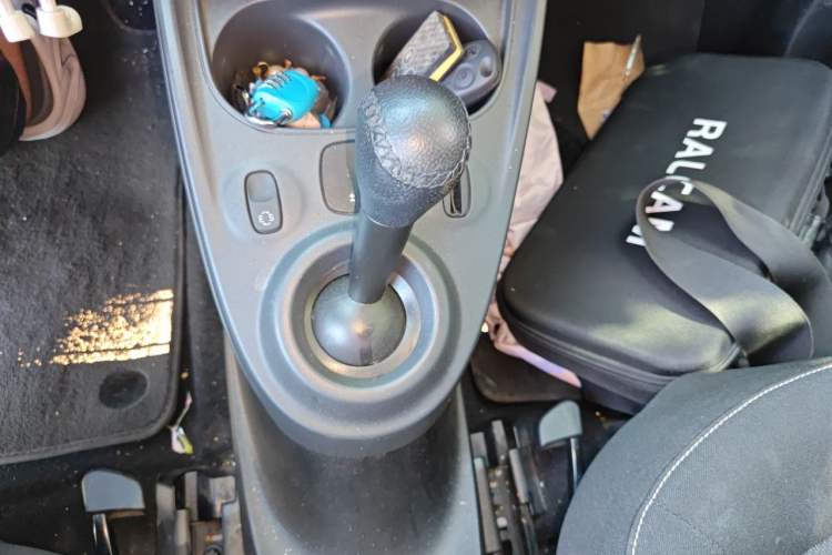 Used smart fortwo 2017 1.0L 52kW Grey Gravity Special Edition China V Emission Standard Gear Lever