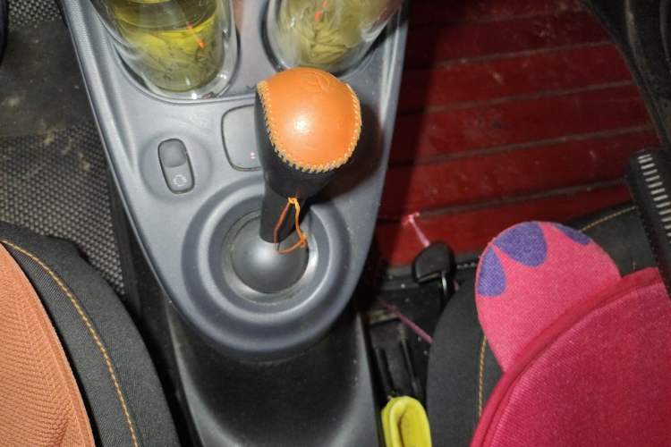 Used smart fortwo 2017 1.0L 52kW New Sound Special Edition China V Emission Standard Gear Lever