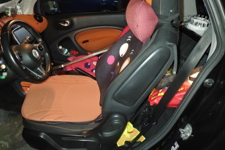 Used smart fortwo 2017 1.0L 52kW New Sound Special Edition China V Emission Standard Left Front Seat